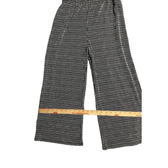 Caution to the Wind Black Cream Sleeveless Jumpsuit V-Neck Size Small Cutout - Picture 11 of 12